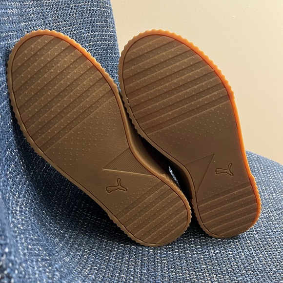 Maroon Puma’s. Worn 1x - Picture 3 of 6